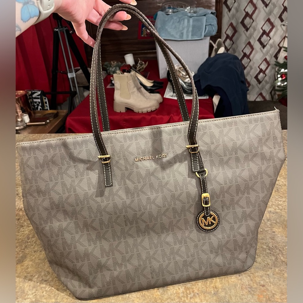 Michael Kors logo leather tote